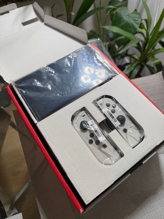 Nintendo Switch OLED Blanca y Negra