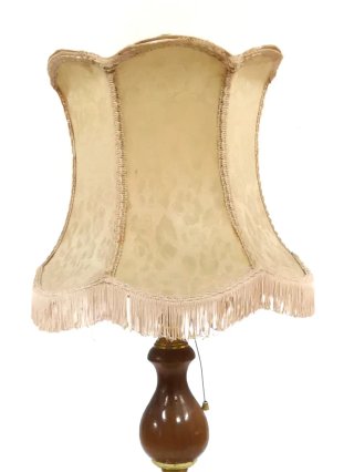Preciosa lámpara antigua de madera y latón