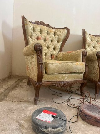 Conjunto Sofá y Sillones Isabelino
