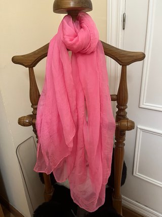 Elegante fular rosa