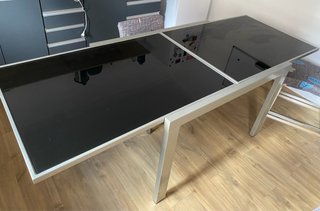 Mesa y sillas
