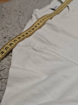 Camiseta Bershka Blanca Logo Bordado