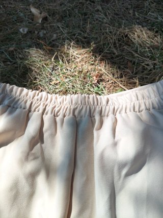 Shorts beige mujer S bolsillos laterales fruncido
