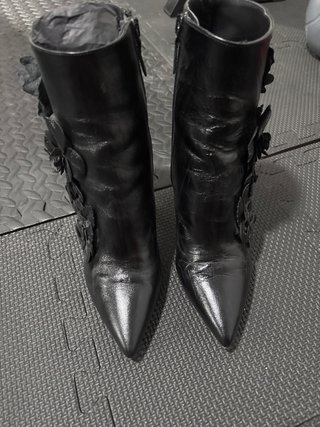 Botines Zara negros con flores