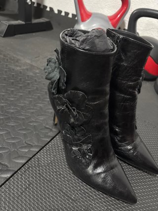 Botines Zara negros con flores