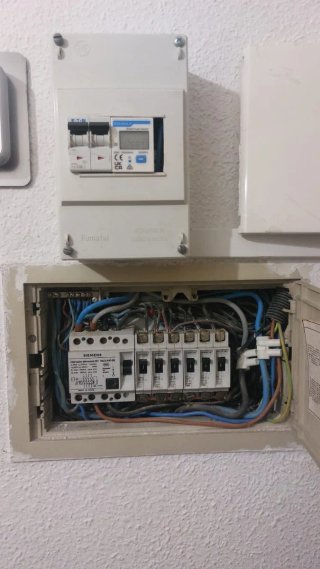 Trabajos de electricidad WhatsApp 651930862
