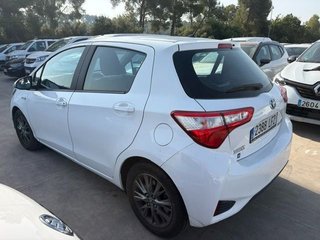 Toyota Yaris 1.5 100H Active 74 kW (100 CV)