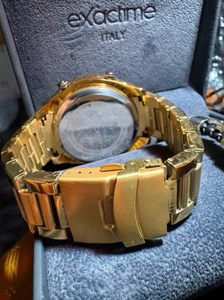 Reloj Exactime Dorado y Negro