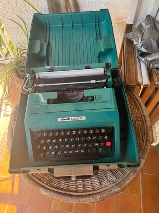 Máquina de escribir Olivetti Studio 45