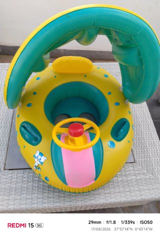 Flotador infantil con toldo y volante