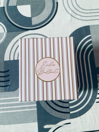 Caja Emilia Brillante, pulsera en forma de corazon