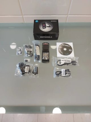 Teléfono Móvil Motorola RAZR V3 Negro