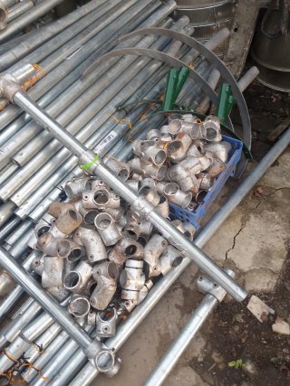 Lote de tubos metálicos galvanizados