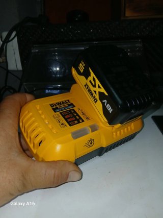 2 Taladros Percutor Dewalt 18V XR NUEVOS