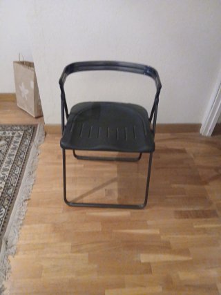 Mesa de vidrio ovalada y 4 sillas modernas