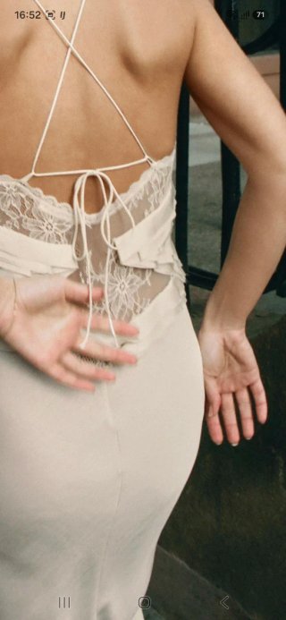 vestido largo de georgette con volantes