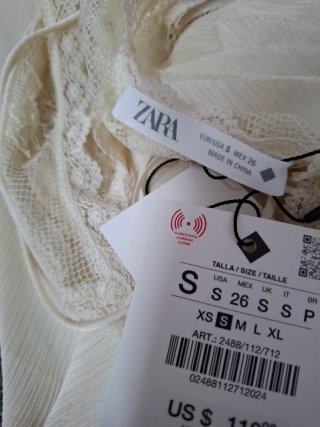 vestido largo de georgette con volantes