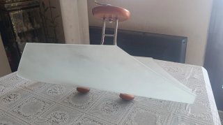 Lampadario in vetro e legno