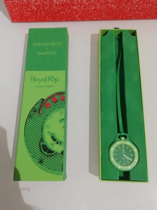 Reloj Swatch Royal Oak Green Eight