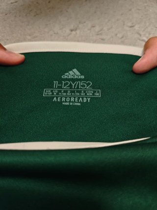 Camiseta Adidas Verde y Blanca Talla 12Y/162