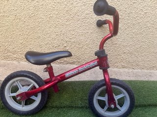 Bicicleta de equilibrio roja Chicco