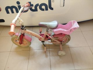 Bicicleta infantil rosa de Barbie
