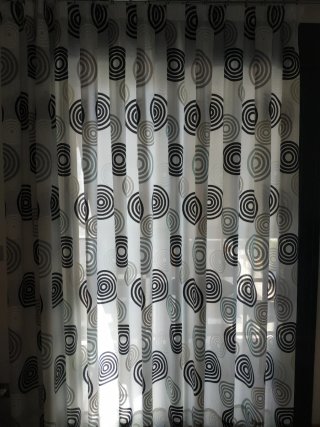 Cortina confeccionada con estampado