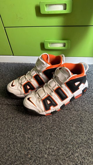 Nike Air More Uptempo Naranja Blanco