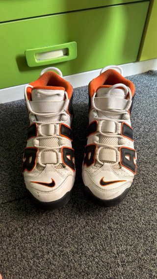 Nike Air More Uptempo Naranja Blanco