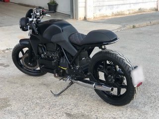 BMW K75 Cafe Racer Negra