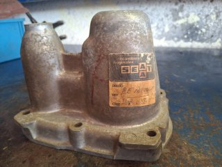 Tapa cambio Seat 600