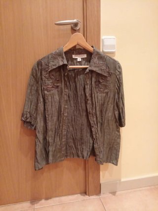 Conjunto Camisa (talla 48) y Pantalón (talla 46)