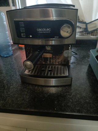 Cafetera con accesorios