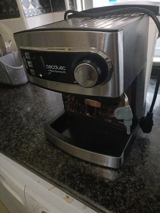 Cafetera con accesorios