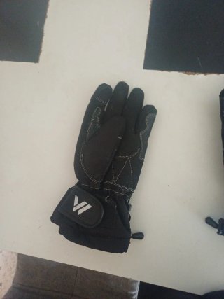 Chaqueta de moto negra y verde con guantes Talla S
