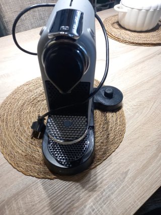 Cafetera Nespresso Krups pierde un poco de agua