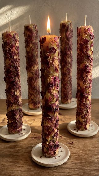 Vela de miel con rosas