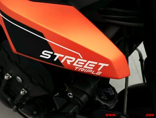 TRIUMPH STREET TRIPLE 765 R -GARANTÍA OFICIAL-
