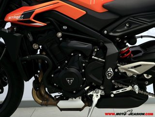TRIUMPH STREET TRIPLE 765 R -GARANTÍA OFICIAL-
