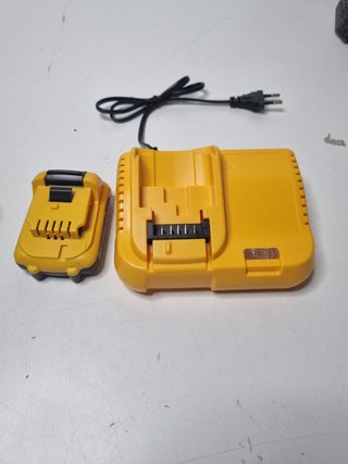 < Nivel Láser 3 Lados Batería 21V