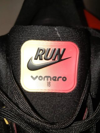 Zapatillas Nike Vomero 18 Talla 42 EUR
