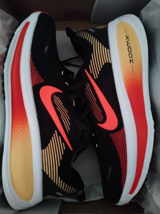 Zapatillas Nike Vomero 18 Talla 42 EUR