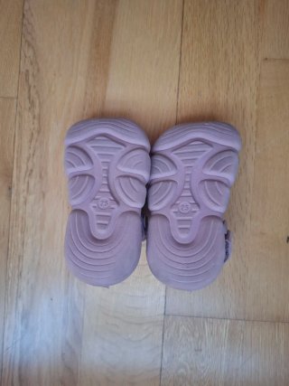Zuecos rosas talla 25