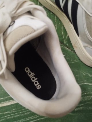 Deportivas Adidas Blancas y Negras