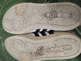Deportivas Adidas Blancas y Negras