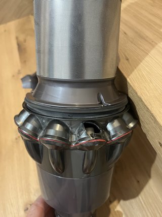 Dyson V11 SV14 funzionante con rottura