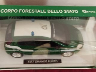 Set 2 modellini auto: Fiat Grande Punto e Land Rov