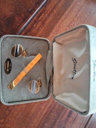 Gemelos y pasador de corbata Stratton