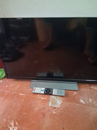 Toshiba Smart TV Negra y Samsung 32