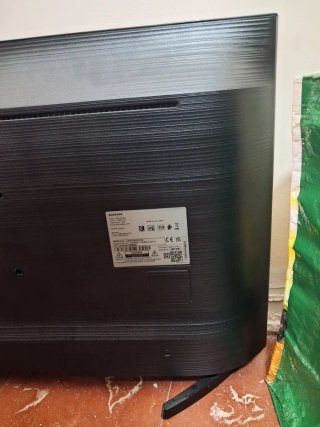 Toshiba Smart TV Negra y Samsung 32
